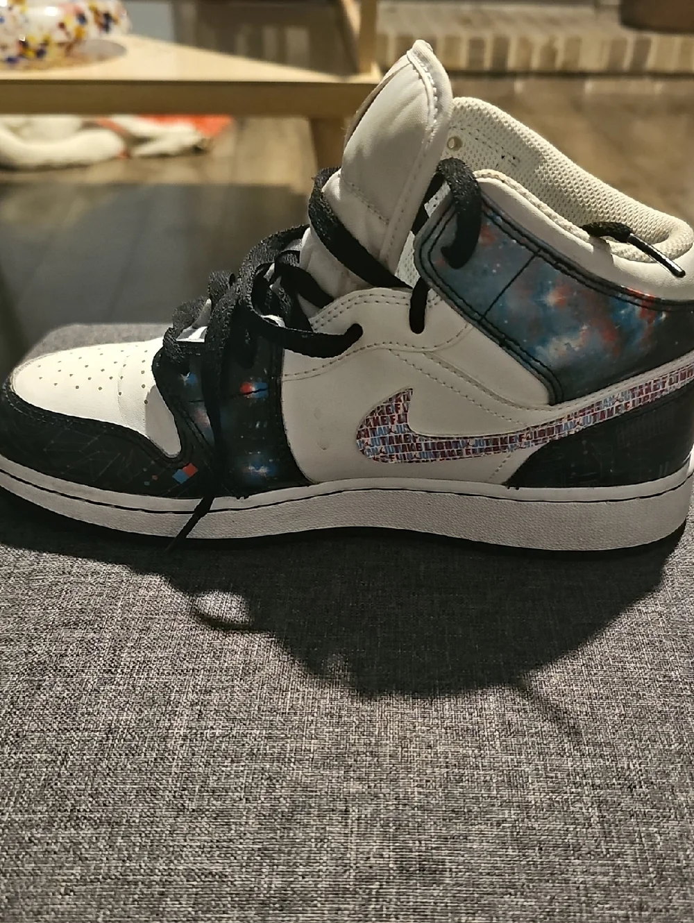 Air Jordan Nike High Top Sneakers  White Black Galaxy Swoosh Take Flight 6.5 Kid